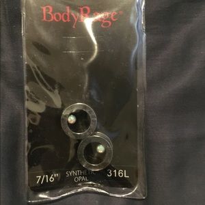 Body rage 7/16 tunnel with synthetic opal